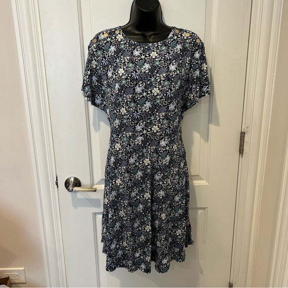 LOFT Split Flutter Sleeved Dress - Picture 5 of 5